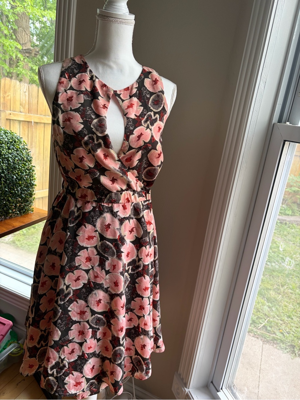 Ark & Co Pink Poppy Floral Hook Front Dress Sz S